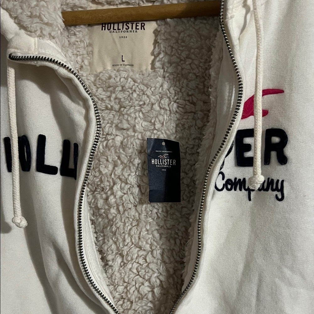 Hollister Off-White Fleece-Lined Hoodie - Picture 2 of 3